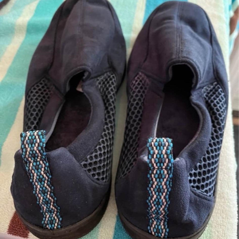 Blue Boat Shoes with Mesh Design and Slip-On Comfort